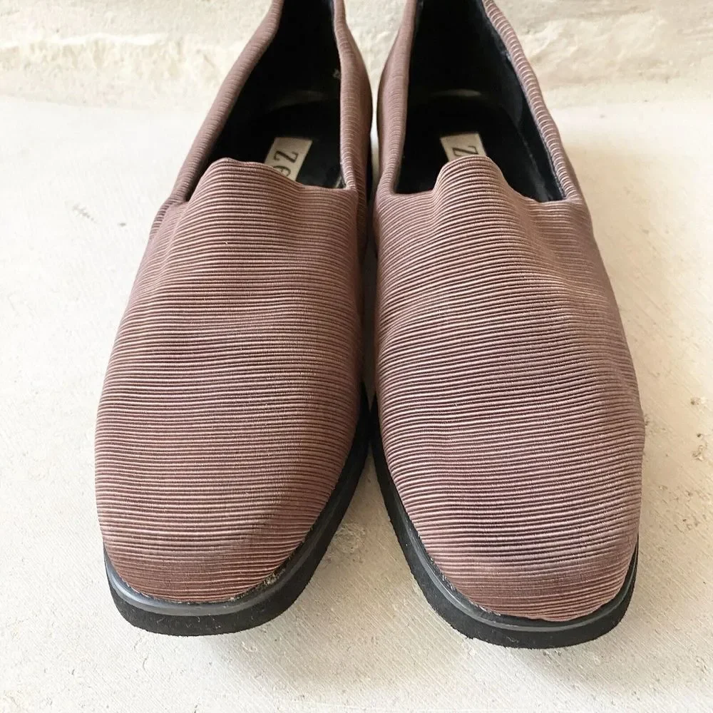 Zena Brown 7.5 Soft Stretch Fabric Low Heel Cushioned‎ Loafer